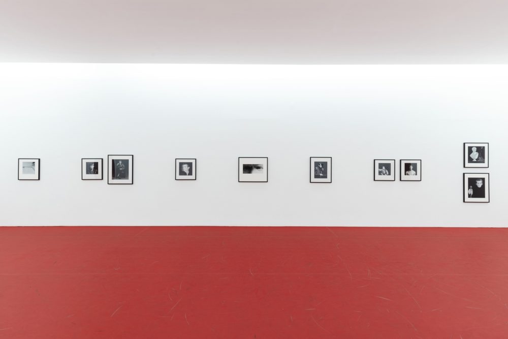 Robert Mapplethorpe, "Coreografia per una mostra", veduta della mostra al Madre, Napoli. Foto © Amedeo Benestante.