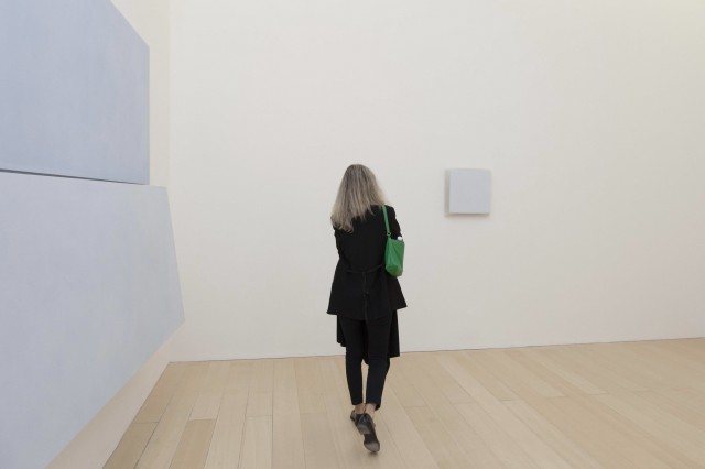 Ettore Spalletti, Un giorno così bianco, così bianco, veduta della mostra al Madre di Napoli, 2014. Fotografia di Amedeo Benestante
