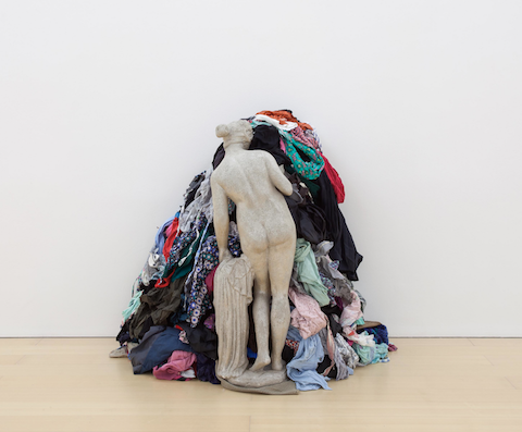 Michelangelo Pistoletto, Venere degli stracci, 1967. Collezione Peppino Di Bennardo, Napoli. In comodato a Madre · museo d’arte contemporanea Donnaregina, Napoli. Foto © Amedeo Benestante. | Michelangelo Pistoletto, Venus of the Rags, 1967. Collection Peppino Di Bennardo, Napoli. On loan to Madre · museo d’arte contemporanea Donnaregina, Napoli. Photo © Amedeo Benestante.