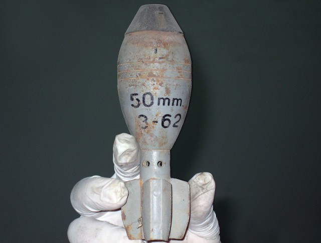 Walid Raad, The Atlas Group (1989-2004). I might die before I get a rifle, Device I, 1989. Courtesy l