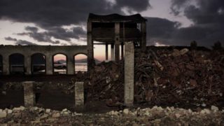 Raffaela Mariniello, "Still in Life", 2014 (still da video). Donazione dell’artista. Collezione Madre · museo d’arte contemporanea Donnaregina, Napoli.