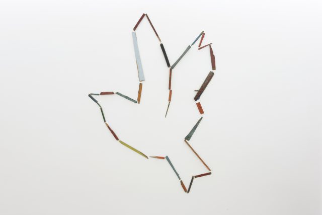 Tony Cragg, Bird / Uccello, 1980. Collezione privata, Salerno. In comodato a Madre · museo d’arte contemporanea Donnaregina, Napoli. Foto © Amedeo Benestante. | Tony Cragg, Bird, 1980. Private collection., Salerno. On loan to Madre · museo d’arte contemporanea Donnaregina, Naples. Photo © Amedeo Benestante.