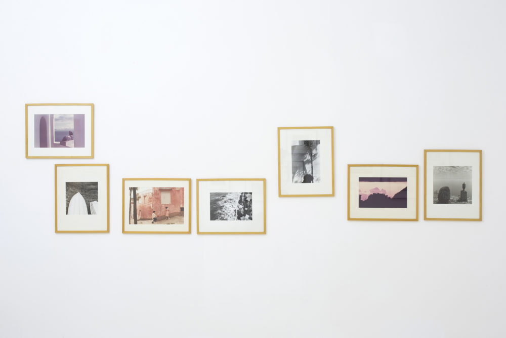 "Capri un pretesto. Portfolio fotografico", 1981-1983. Stampe fotografiche di Luigi Ghirri (1981); Franco Fontana (1982); Paul Den Hollander (1983); Ralph Gibson (1983); Mimmo Jodice (1983); Claude Nori (1983); Weilhelm Schuermann (1983). Collezione Riccardo e Rita Marone, Napoli. In comodato a Madre · museo d’arte contemporanea Donnaregina, Napoli. Foto © Amedeo Benestante.