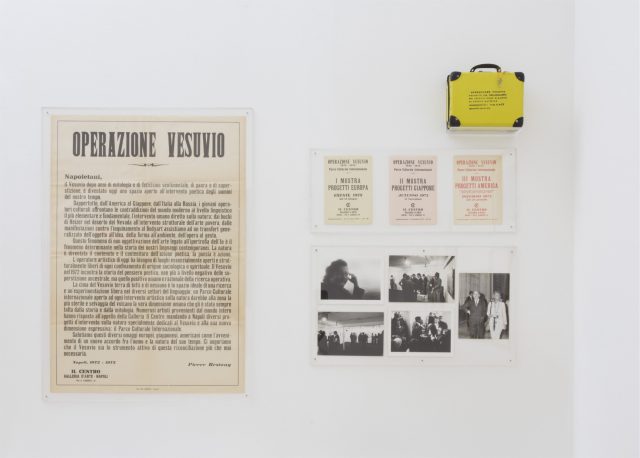 "Operazione Vesuvio", 1972-1973. Collezione Dina Caròla, Napoli. In comodato a Madre · museo d’arte contemporanea Donnaregina, Napoli. Courtesy Fondazione Donnaregina per le arti contemporanee. Foto © Amedeo Benestante. | "Operazione Vesuvio", 1972-1973. Collection Dina Caròla, Napoli. On loan to Madre · museo d’arte contemporanea Donnaregina, Napoli. Courtesy Fondazione Donnaregina per le arti contemporanee, Napoli. Photo © Amedeo Benestante.