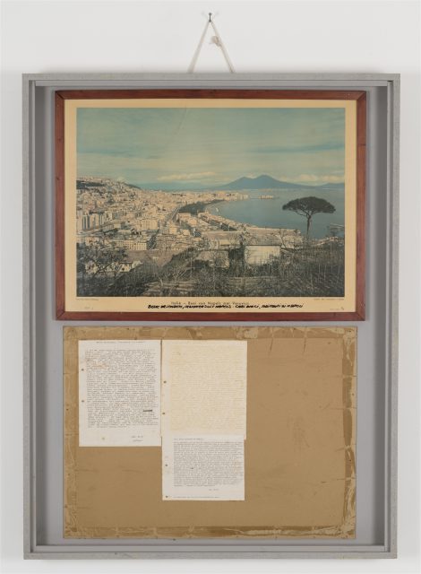 Jeff Geys, Cari amici, abitanti di Napoli, 1981. Courtesy l’artista; Air de Paris, Parigi. Collezione Madre · museo d’arte contemporanea Donnaregina, Napoli (donazione dell’artista). | Jeff Geys, Cari amici, abitanti di Napoli / Dear Friends, Inhabitants of Naples, 1981. Courtesy the artist; Air de Paris, Paris. Collection Madre · museo d’arte contemporanea Donnaregina, Naples (donation of the artist).