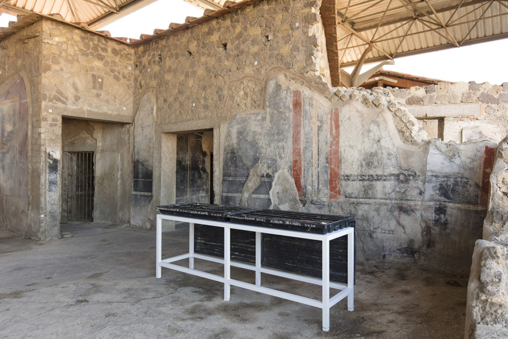 madre-napoli_25-ottobre-2018-lara-favaretto-digging-up-atlas-of-the-blank-histories_favaret