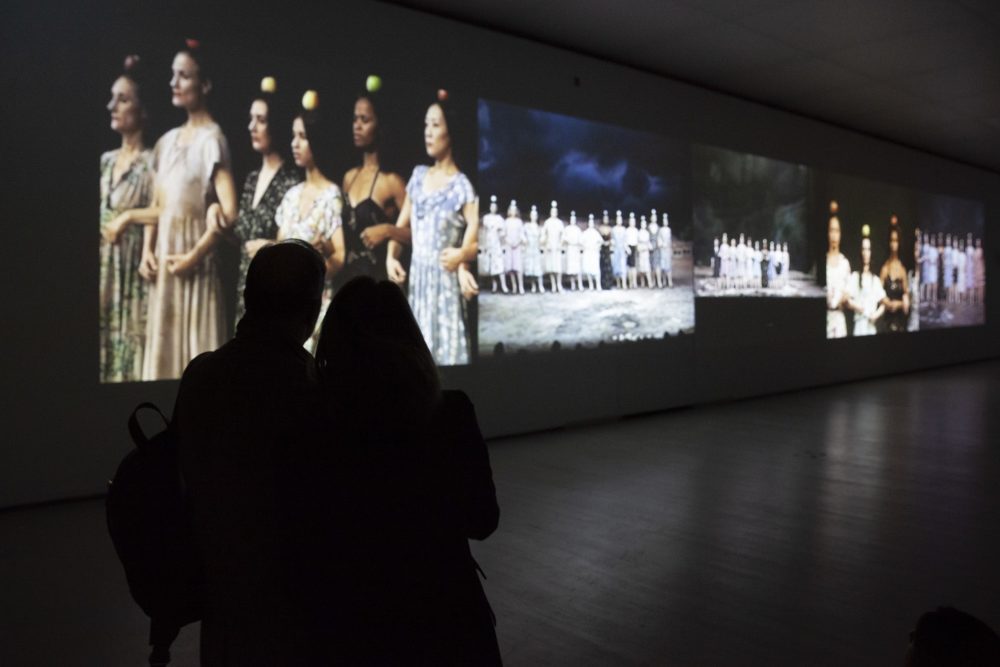 Pina Bausch, "Ensembles". Veduta dell