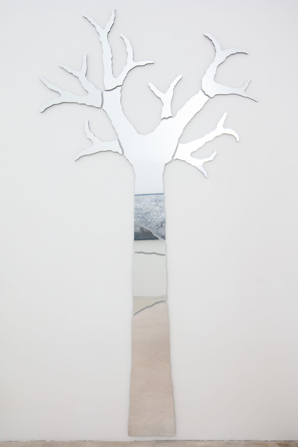 Enza Monetti, “Swinging”, 2016. Donazione dell’artista. Collezione Madre · museo d’arte contemporanea Donnaregina, Napoli. Foto © Amedeo Benestante.